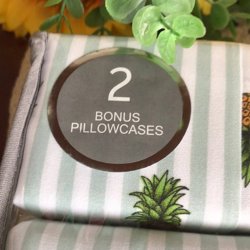 Nicole Miller Pineapple Stripe Queen Sheet Set in Mint and White